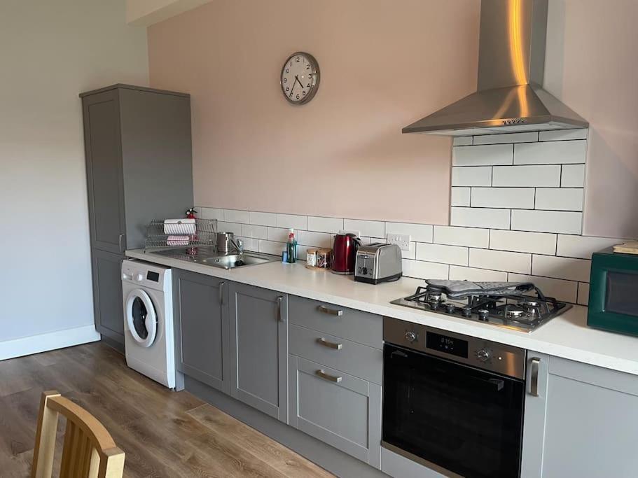 Апартаменты 5 Minutes From Loch Lomond - Newly Renovated Ground Floor 1-Bed Flat Bonhill Экстерьер фото